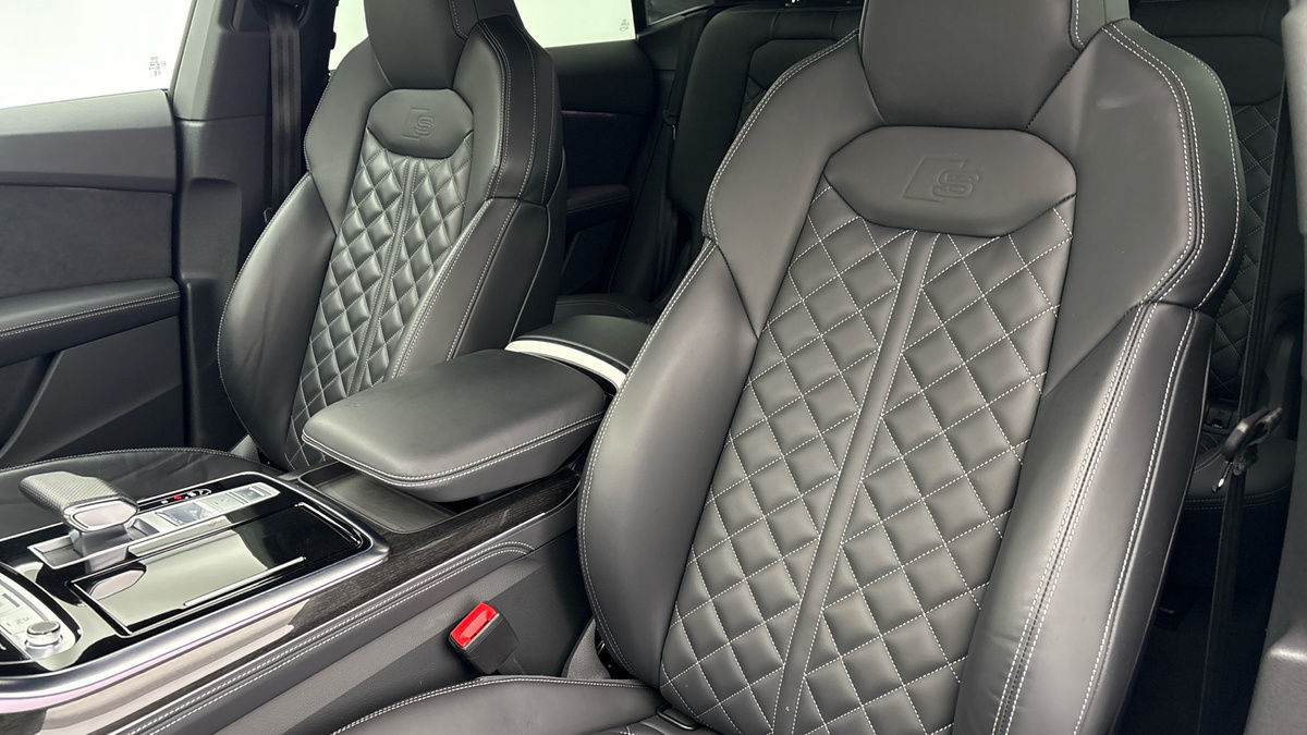 Audi SQ8 Image 7