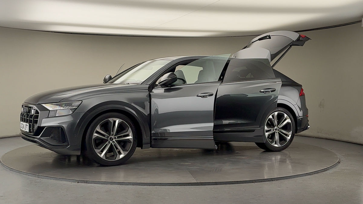 More views of Audi SQ8