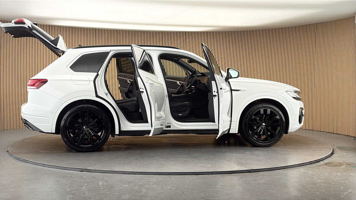 More views of Volkswagen Touareg