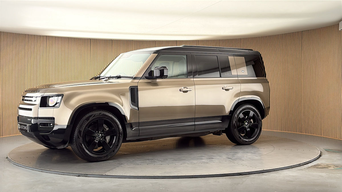 More views of Land Rover Defender 110