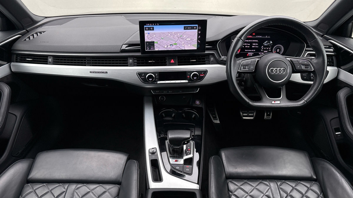 Audi S4 Avant Image 12