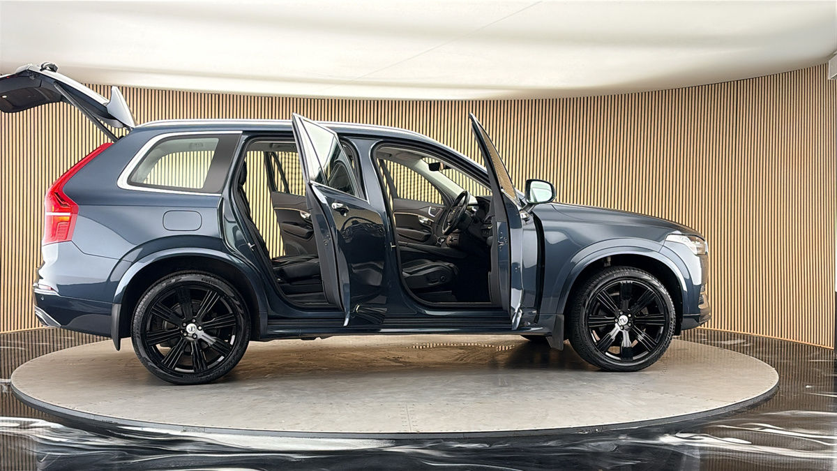 More views of Volvo XC90