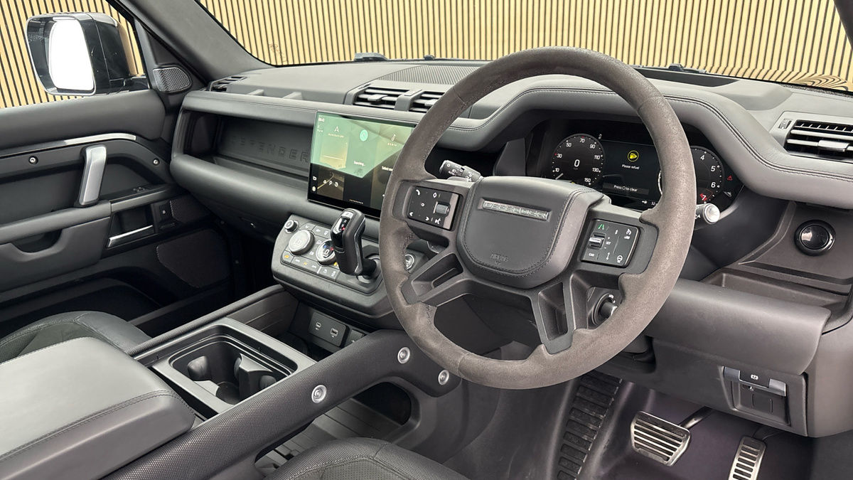 Land Rover Defender 90 Image 5