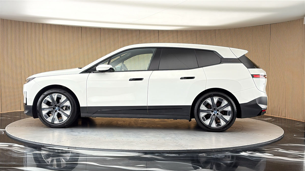 More views of BMW iX