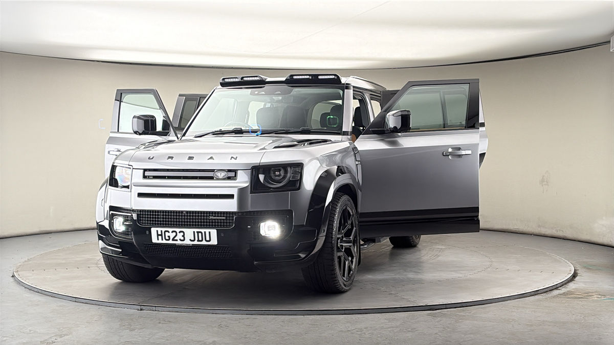 More views of Land Rover Defender 110