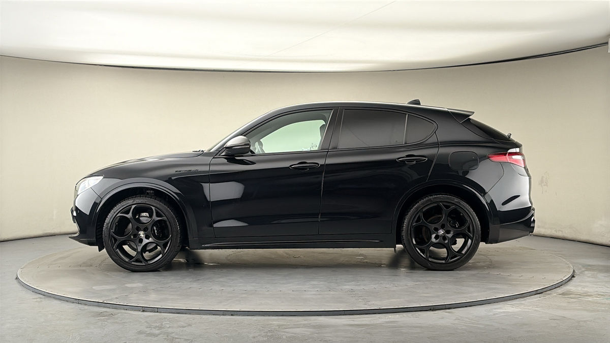 Alfa Romeo Stelvio Image 15