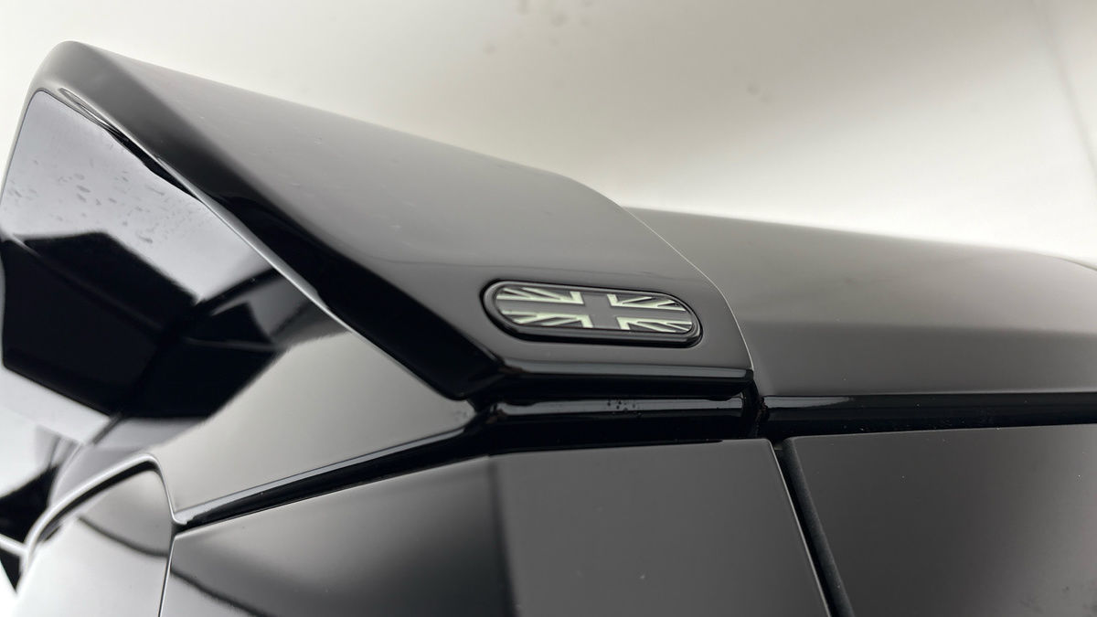 Land Rover Defender 90 Urban Image 27