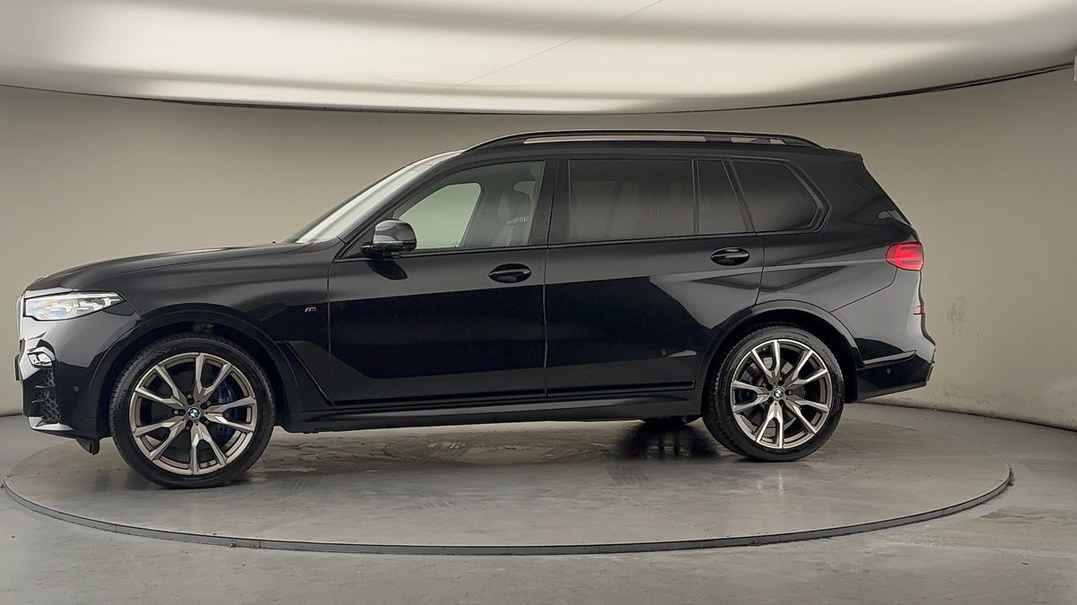 More views of BMW X7