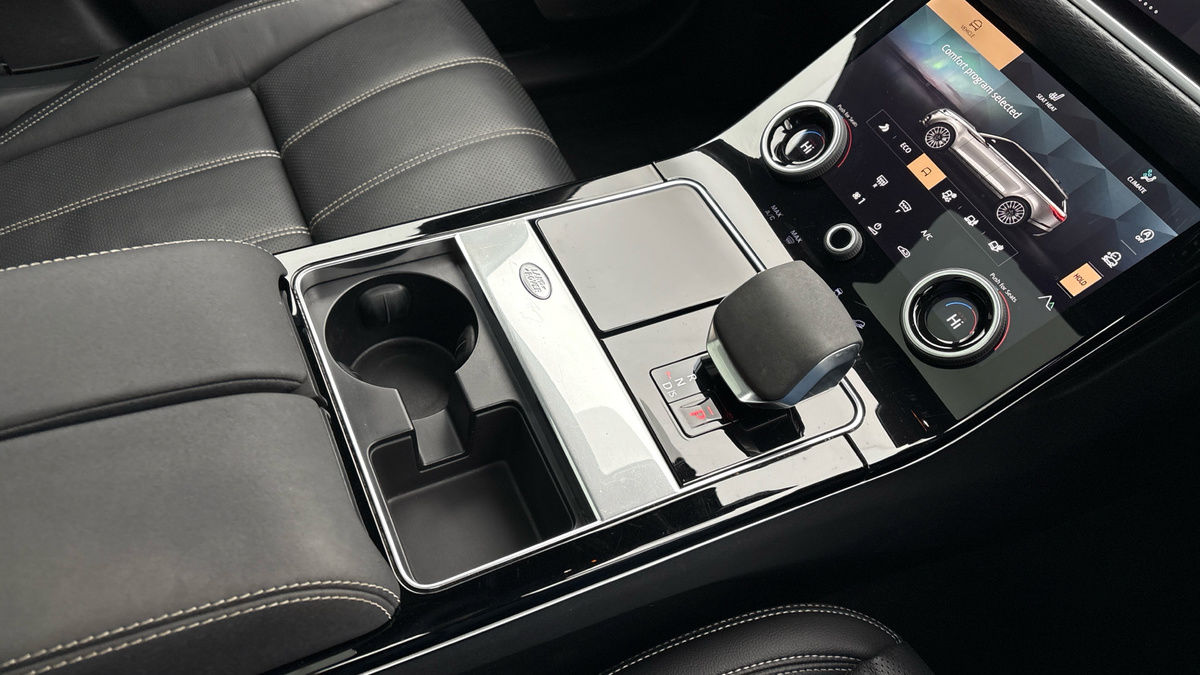 Land Rover Range Rover Velar Image 18