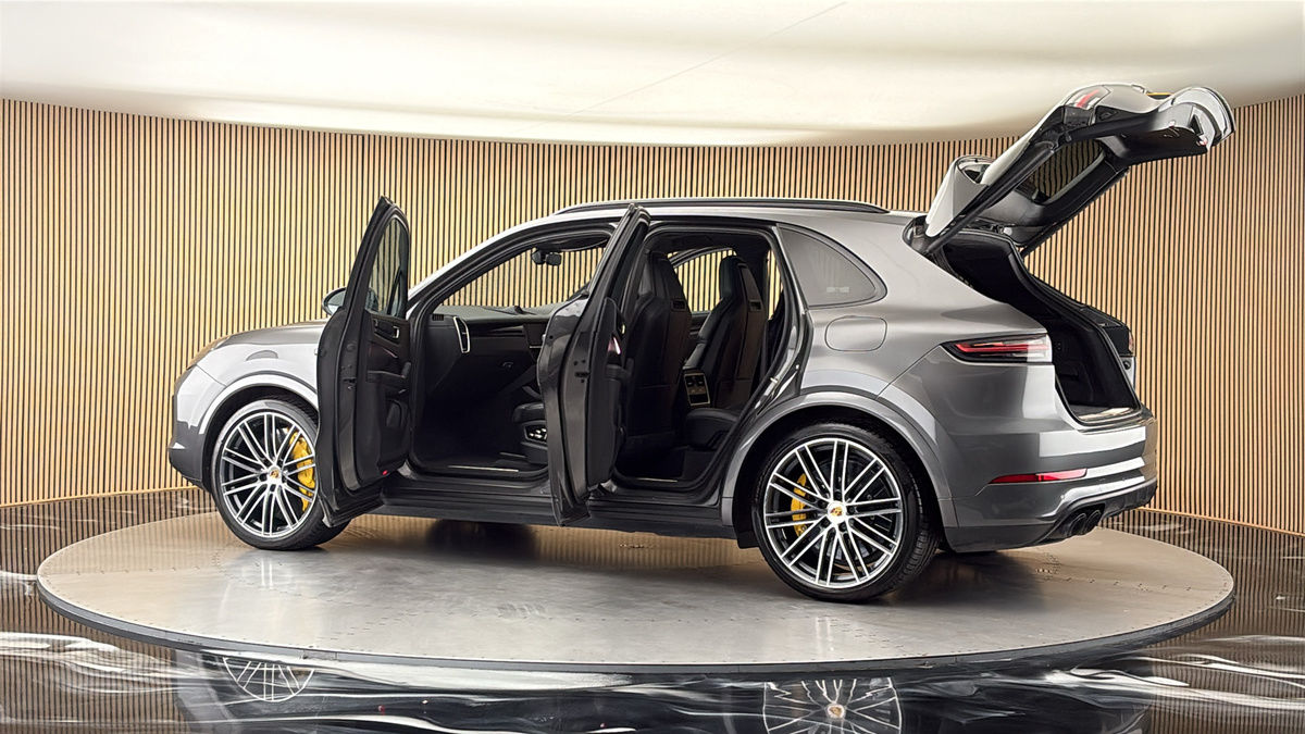 More views of Porsche Cayenne