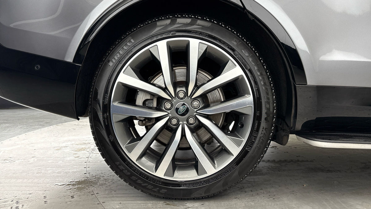 Land Rover Discovery Image 10