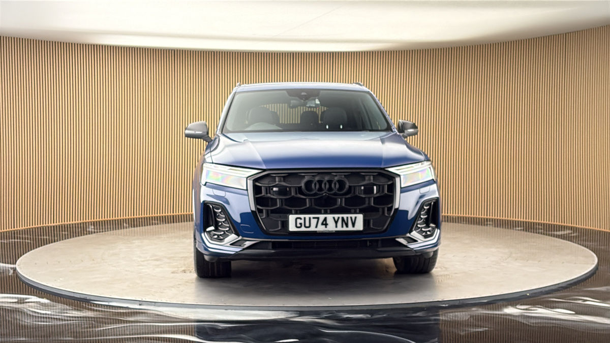 More views of Audi Q7