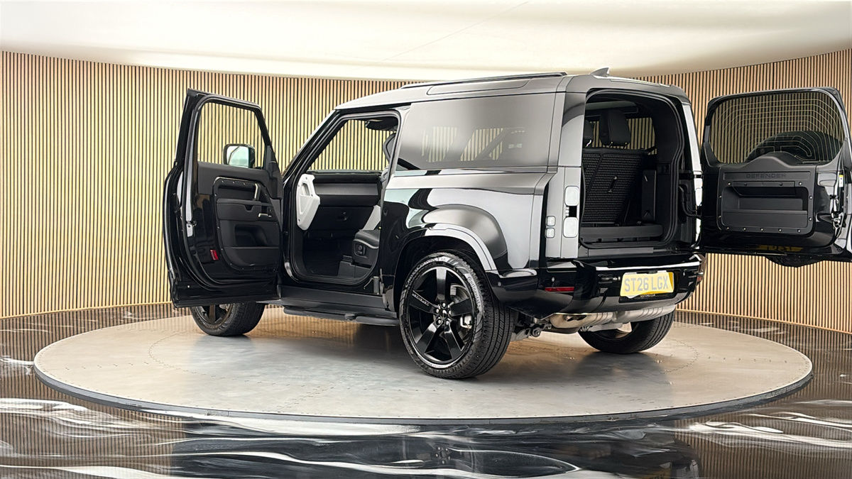 More views of Land Rover Defender 90