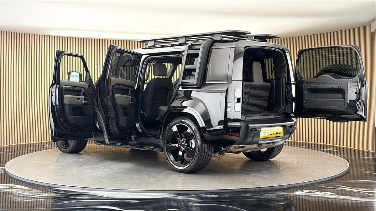 More views of Land Rover Defender 110