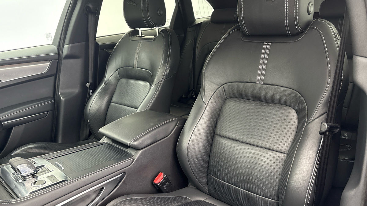 Jaguar F-PACE Image 7