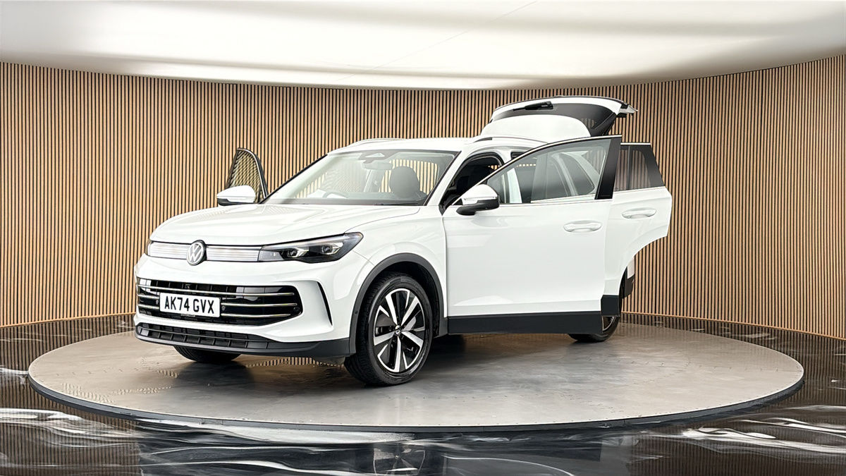 More views of Volkswagen Tiguan