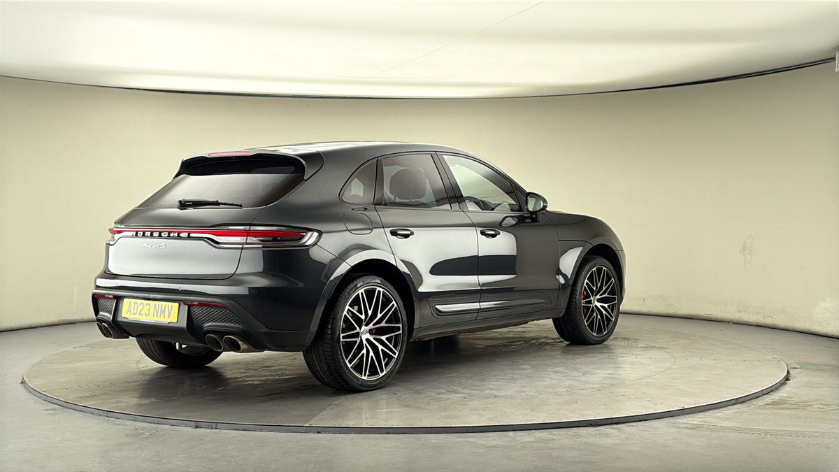 Porsche Macan Image 21