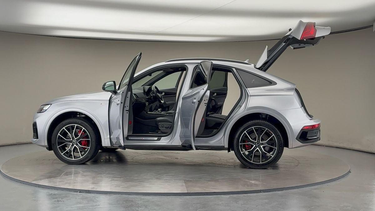 More views of Audi Q5