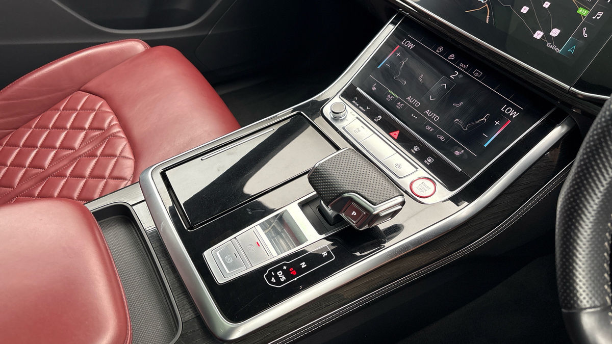 Audi SQ8 Image 18