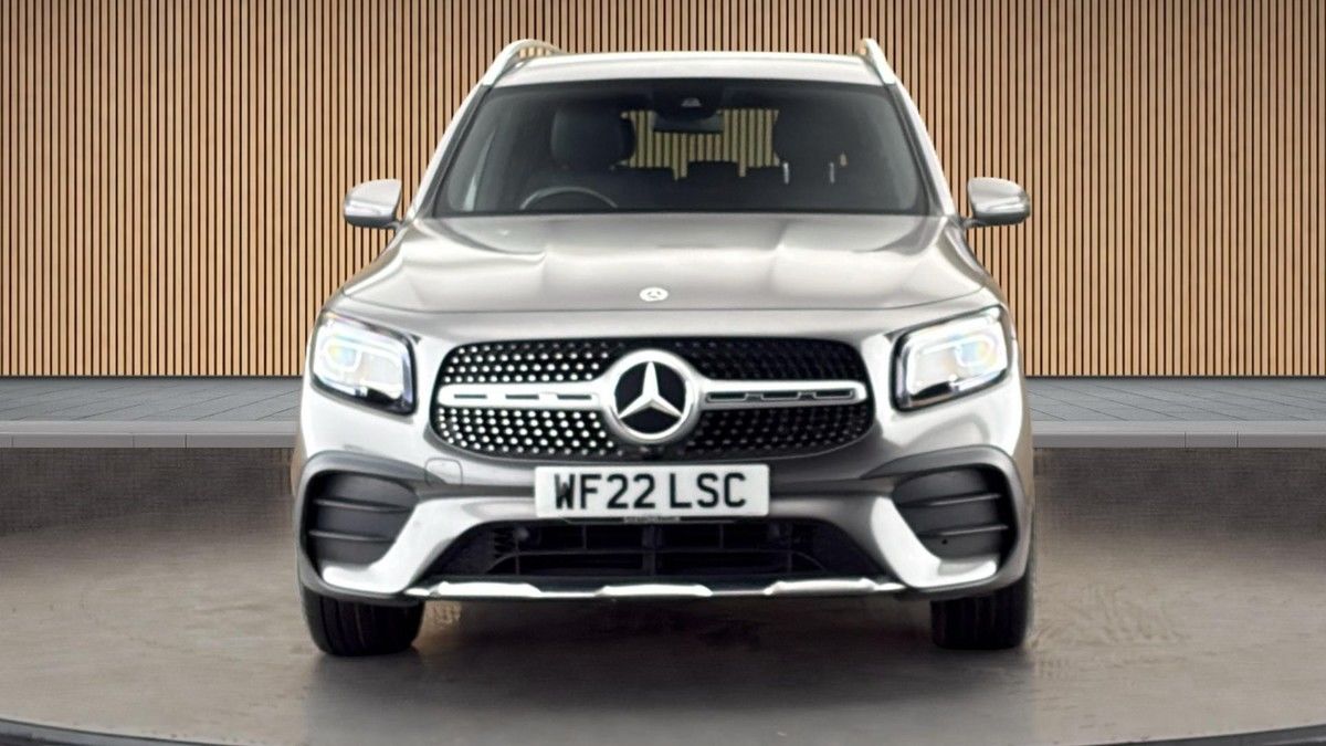 Mercedes-Benz GLB Image 3