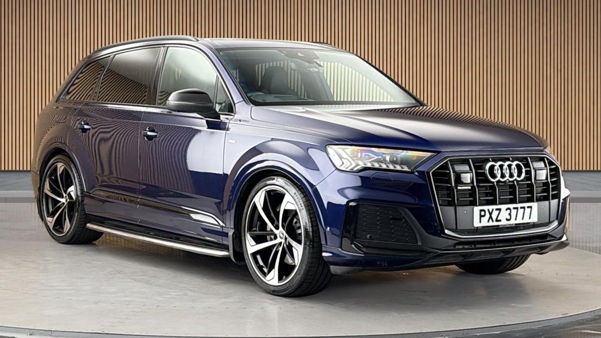 Audi Q7 Sticky Header Image