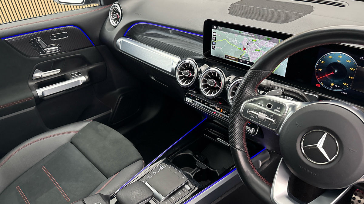 Mercedes-Benz GLB Image 18