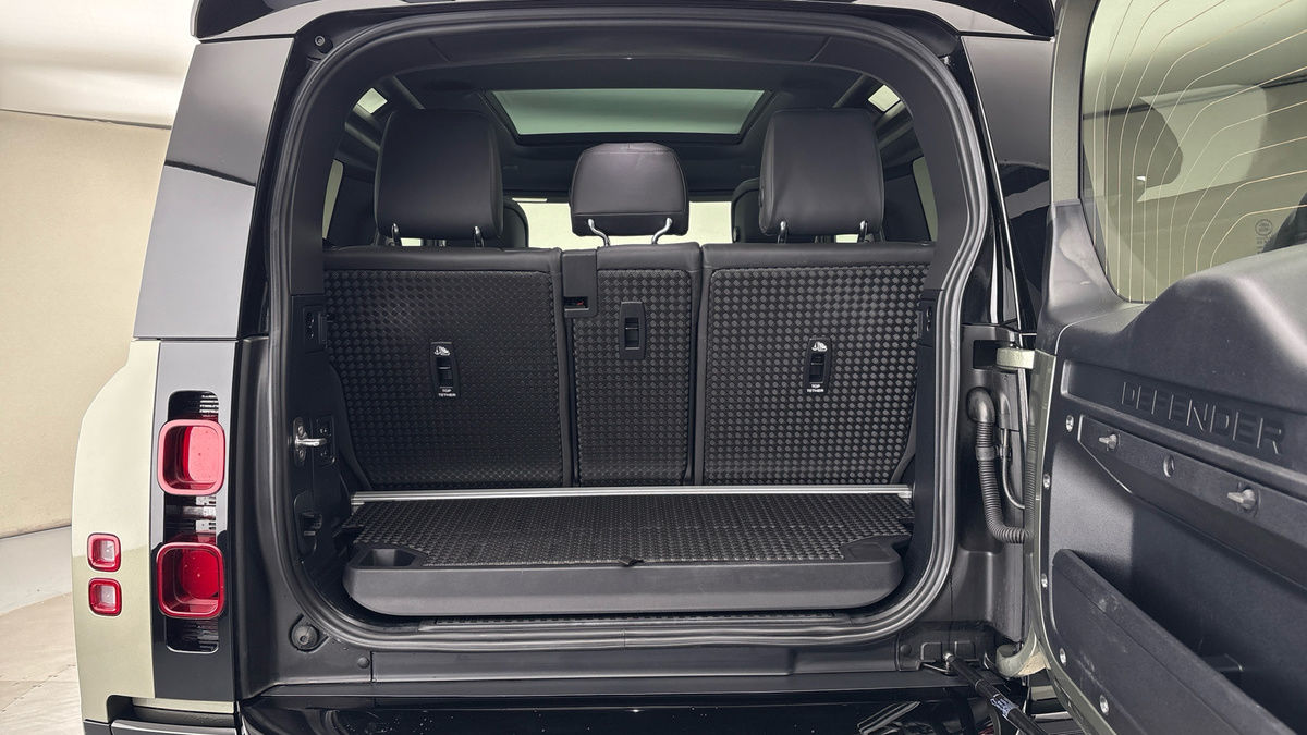 Land Rover Defender 90 Urban Image 11