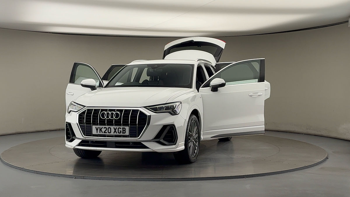More views of Audi Q3