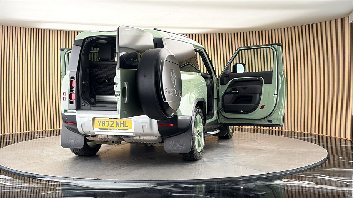 More views of Land Rover Defender 90