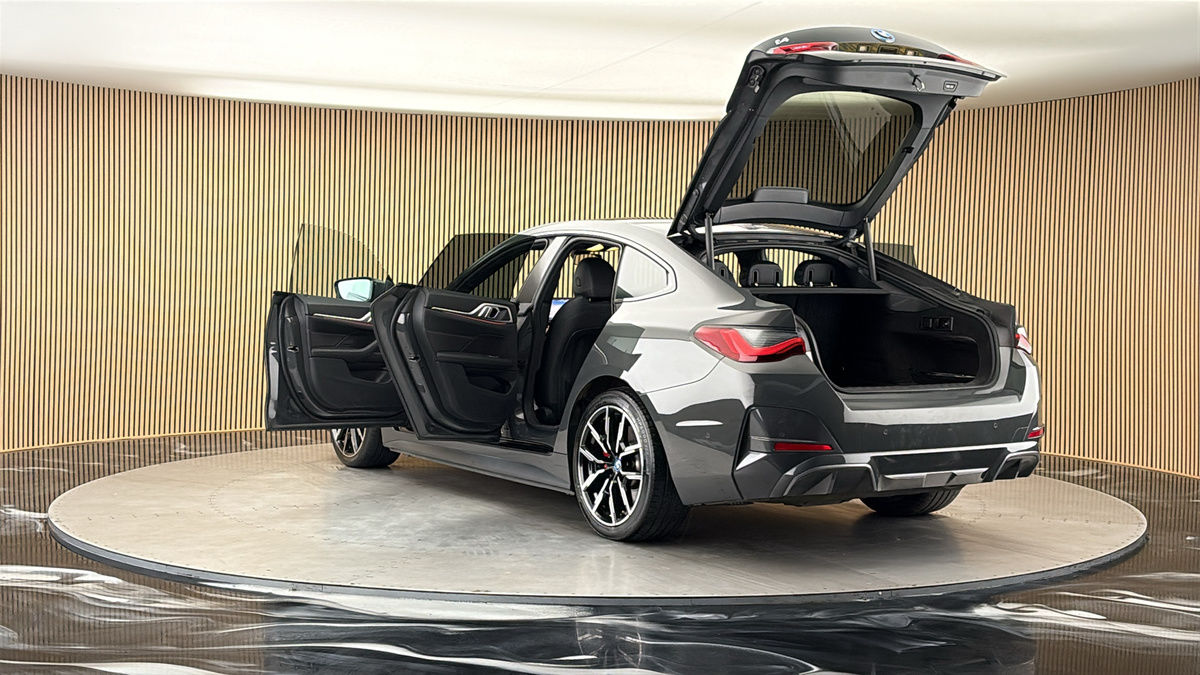 BMW i4 Image 24