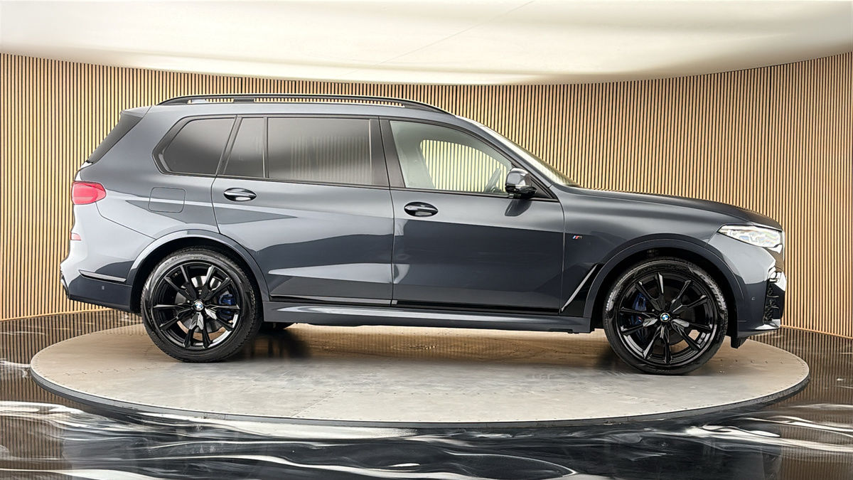 More views of BMW X7