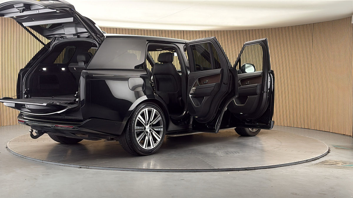 More views of Land Rover Range Rover