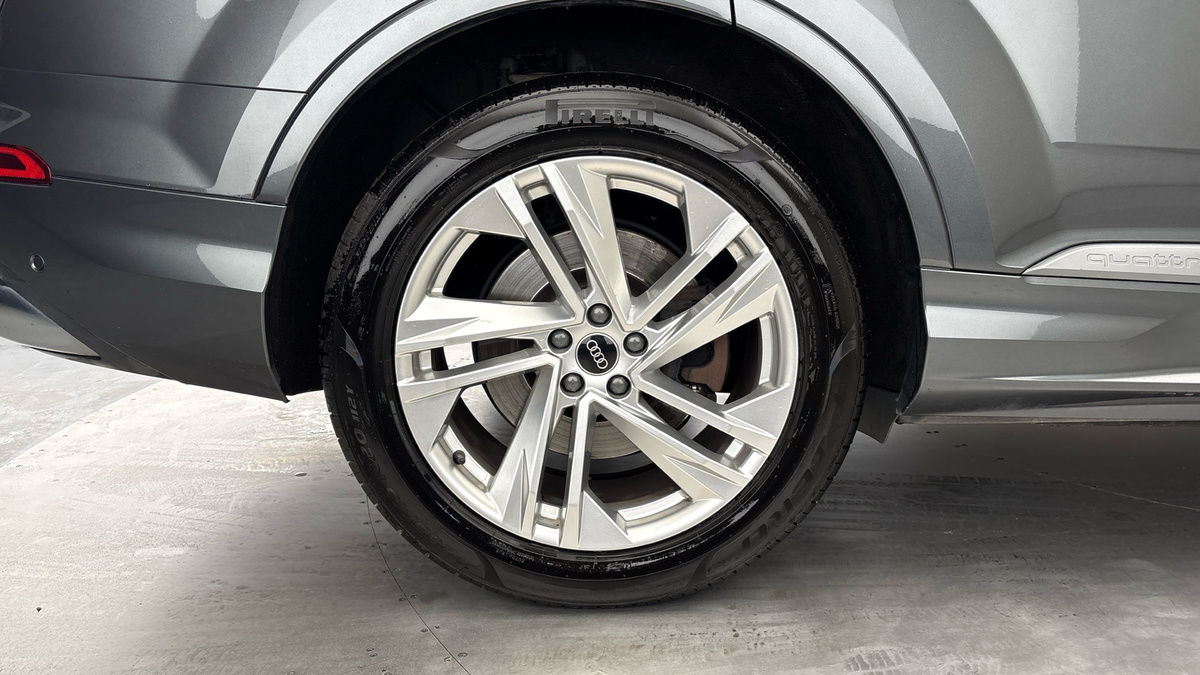 Audi Q7 Image 10