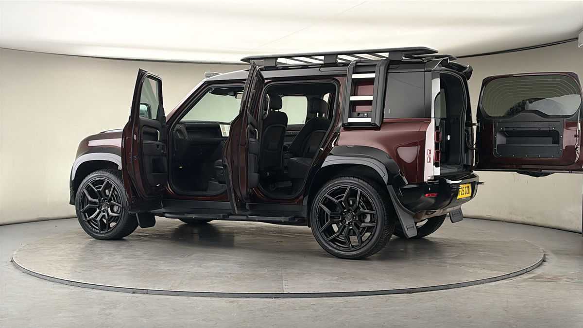 More views of Land Rover Defender 110