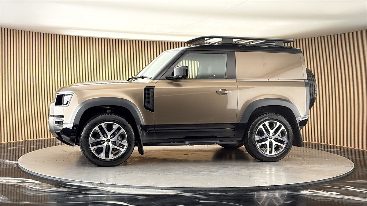 More views of Land Rover Defender 90
