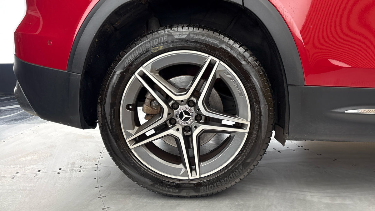 Mercedes-Benz GLB Image 10
