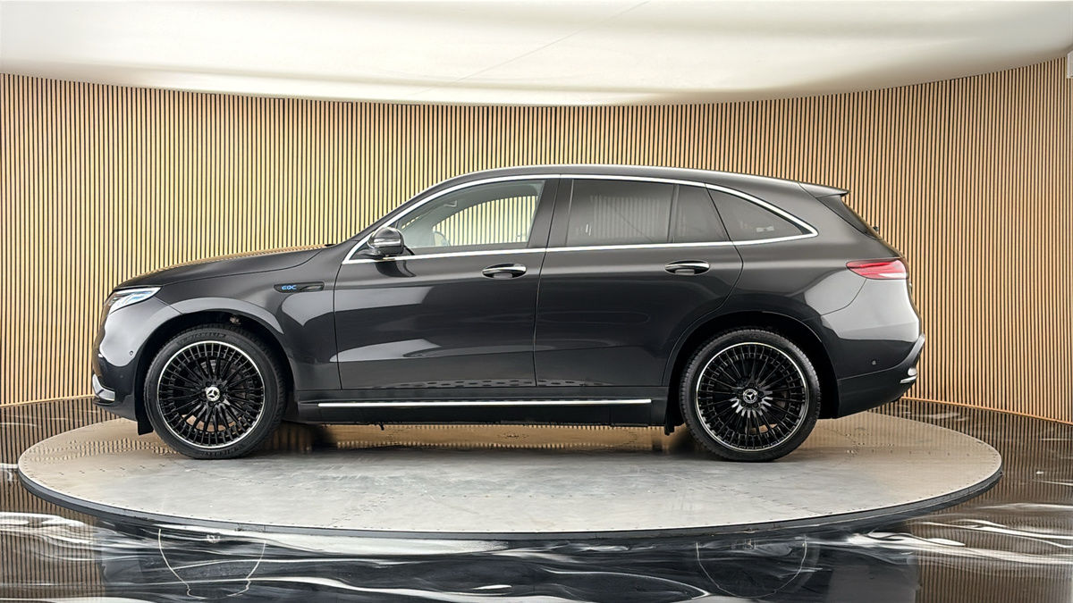 Mercedes-Benz EQC Image 16