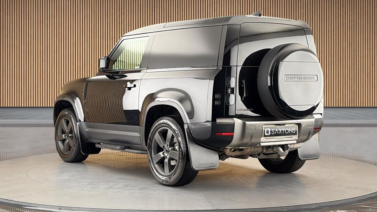 Land Rover Defender 90 Image 2