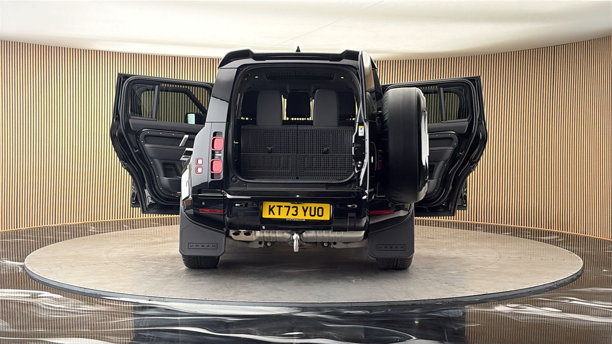 More views of Land Rover Defender 110