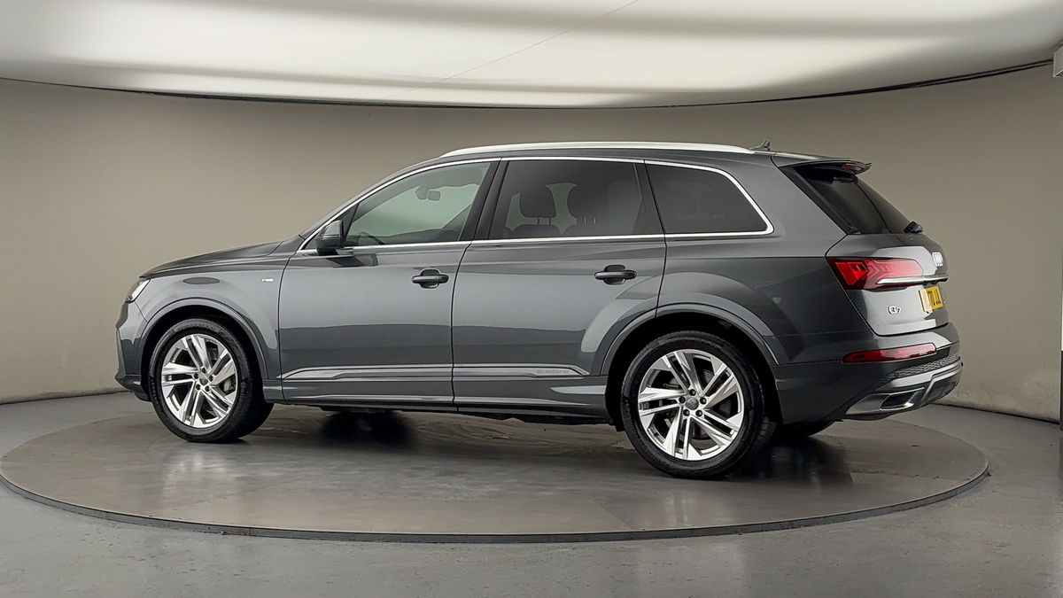 More views of Audi Q7