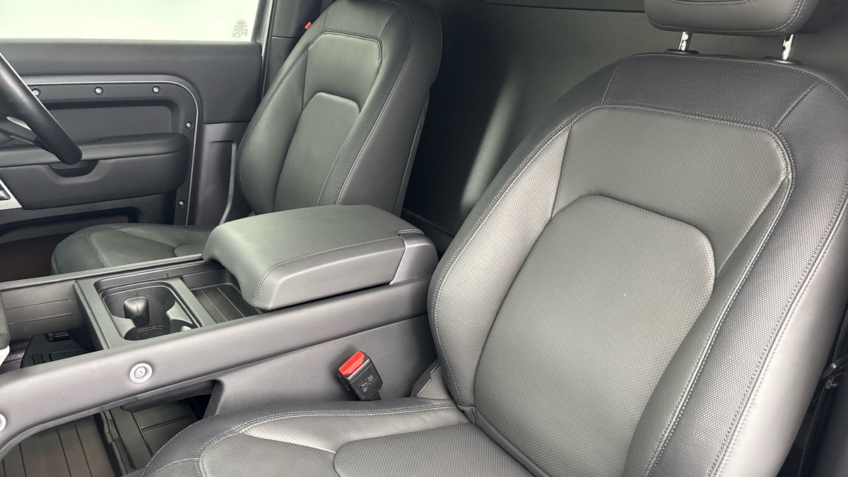 Land Rover Defender 90 Image 7