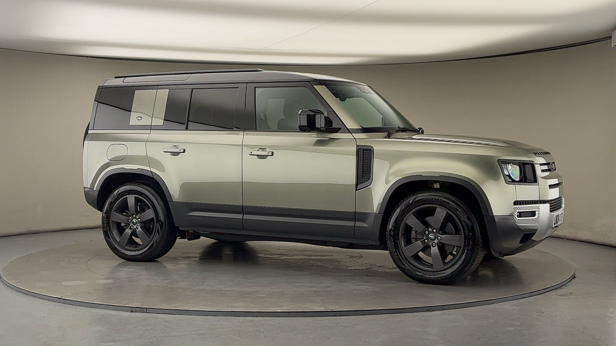 More views of Land Rover Defender 110