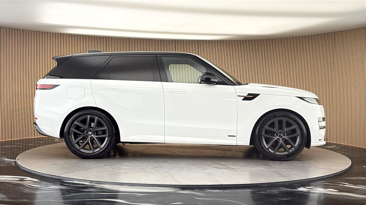 Land Rover Range Rover Sport Image 16