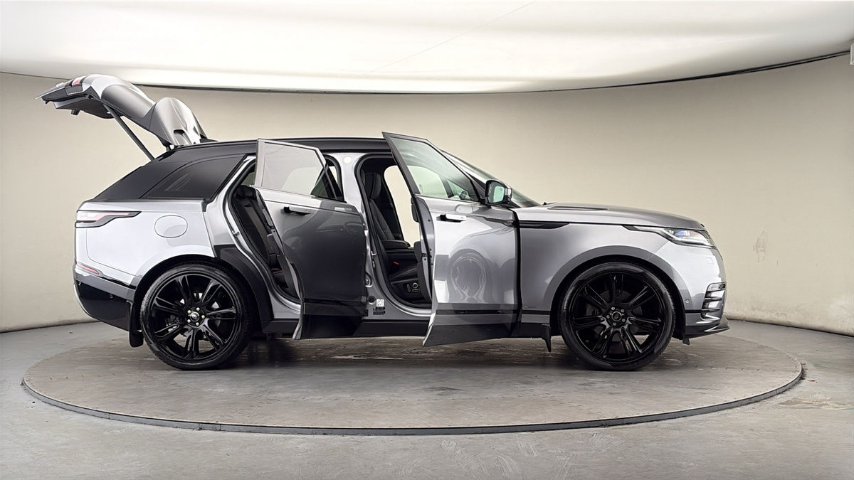 More views of Land Rover Range Rover Velar