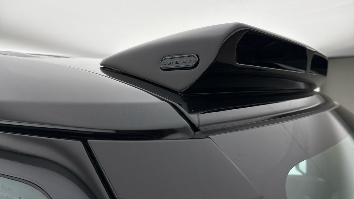 Land Rover Defender 110 Urban Image 25