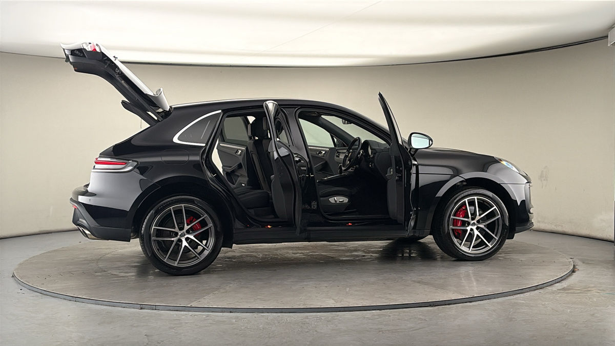 More views of Porsche Macan