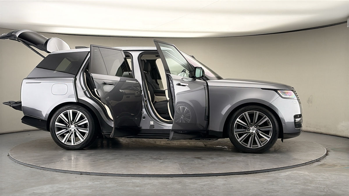 More views of Land Rover Range Rover