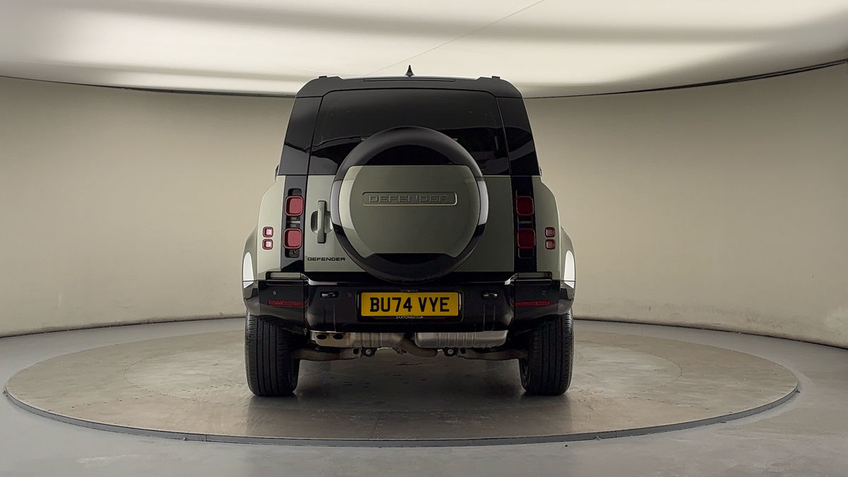 Land Rover Defender 110 Image 4