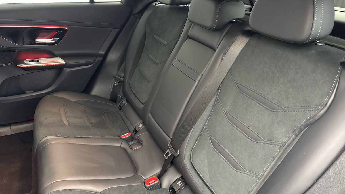 Mercedes-Benz GLC Image 8