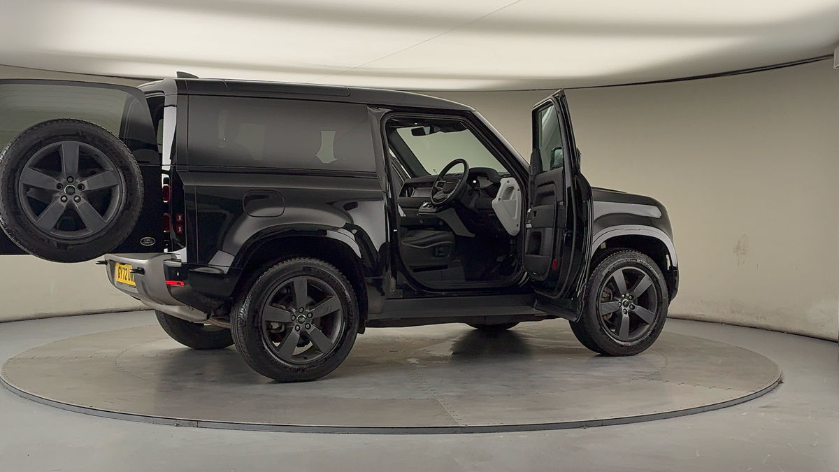 More views of Land Rover Defender 90